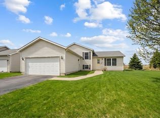 424 N Aspen Dr, Cortland, IL 60112