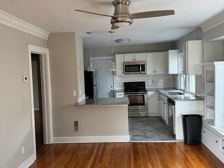 15611 Delaware Ave #UPPER — Photo 2