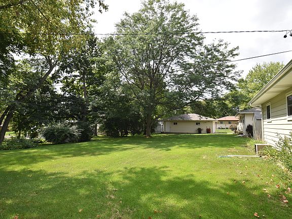2nd image of 1647 Rushmore Dr