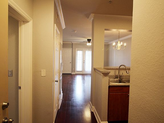 3rd image of 300 E South St #4