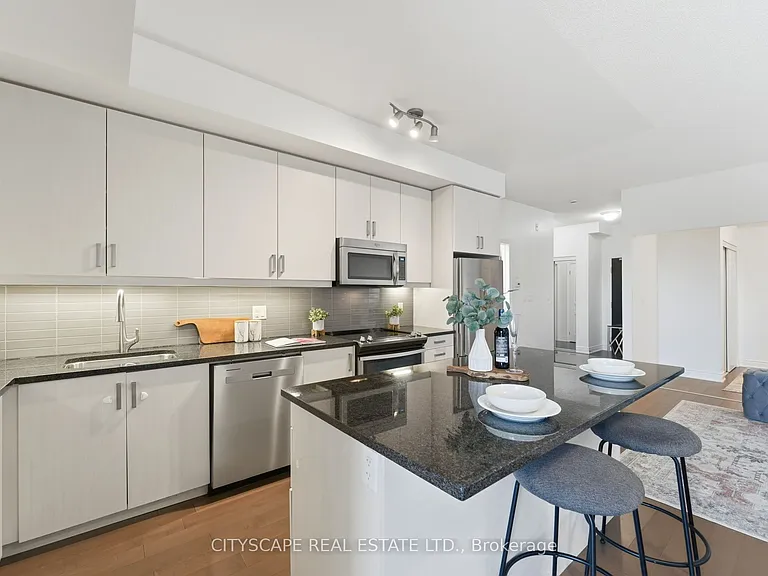 3170 Erin Mills Pkwy #429 — Photo 10