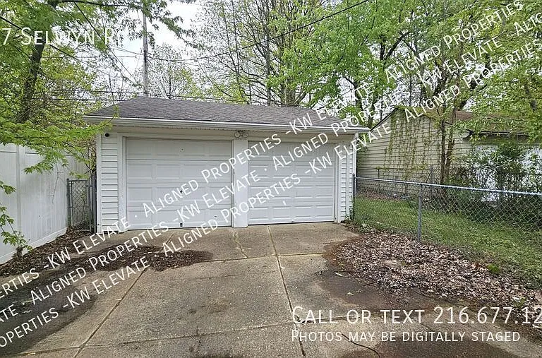967 Selwyn Rd — Photo 25