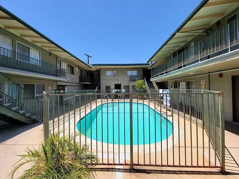 Cedros Gardens - Villa Portofino Apts, LP — Photo 3