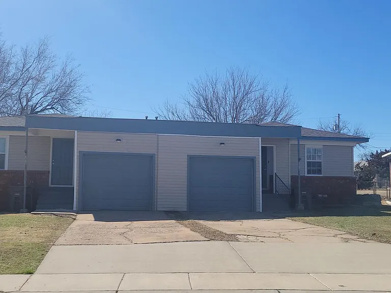 2028 NW 24th St #2028 — Photo 1