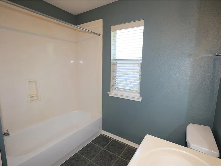 4810 Zachary Ln — Photo 29