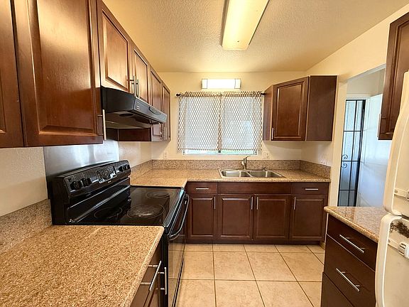 3rd image of 98-1455 Kamahao St #327