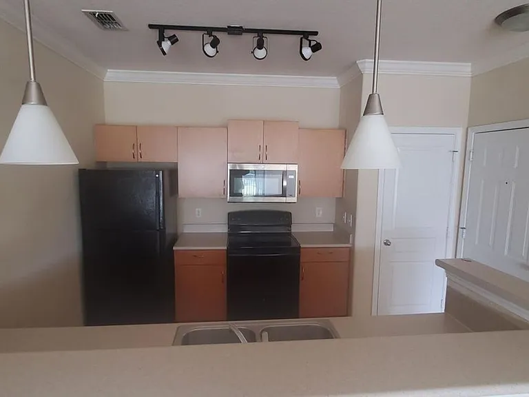 8290 Gate Pkwy W #620 — Photo 9