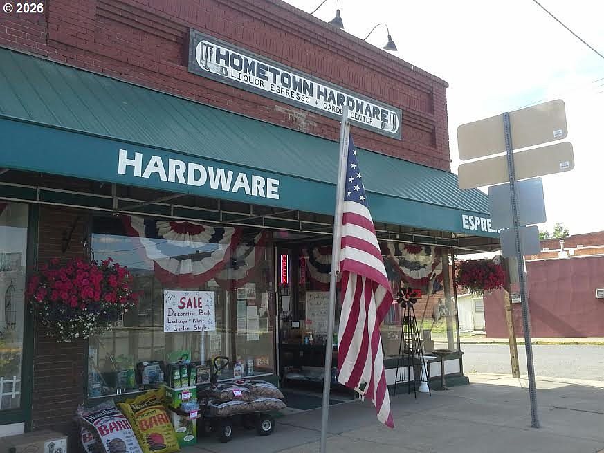 1st image of 206 S Main St