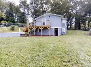 46 Lewis St, Canton, NC 28716