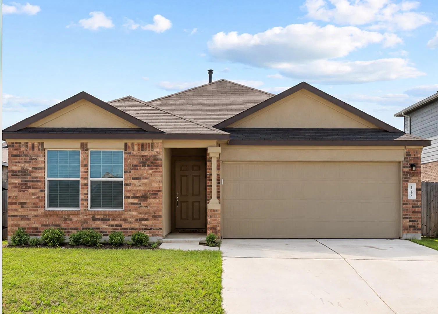 3 bed, 2.0 bath, 1451 sqft, $1,900 — Photo 3