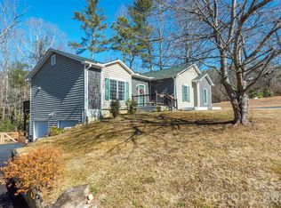 243 Scenic Ridge Dr, Hendersonville, NC 28792