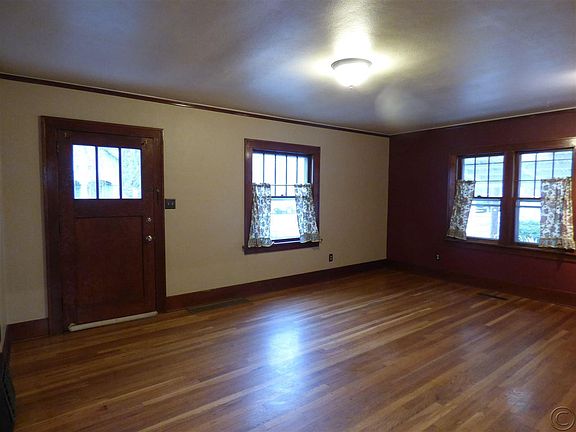 3rd image of 519 Tremont St