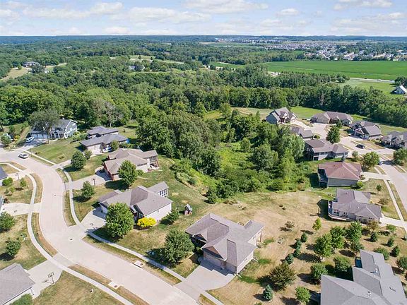 3rd image of 1545 Poplar Ln