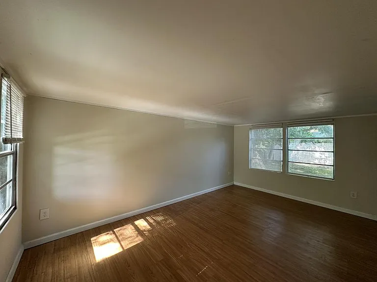 5844 Sunshine Park Dr — Photo 11