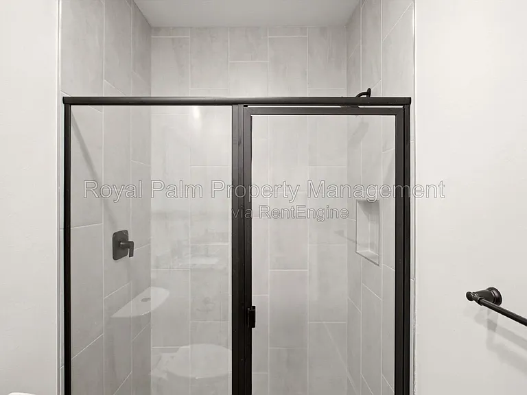 3750 NE 13th Ave — Photo 19