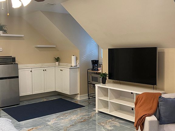 4th image of 1243 Kylemore Ln