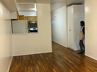 21-27 42nd St #1, Astoria, NY 11105