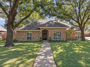 6613 Eton Ct, Benbrook, TX 76132
