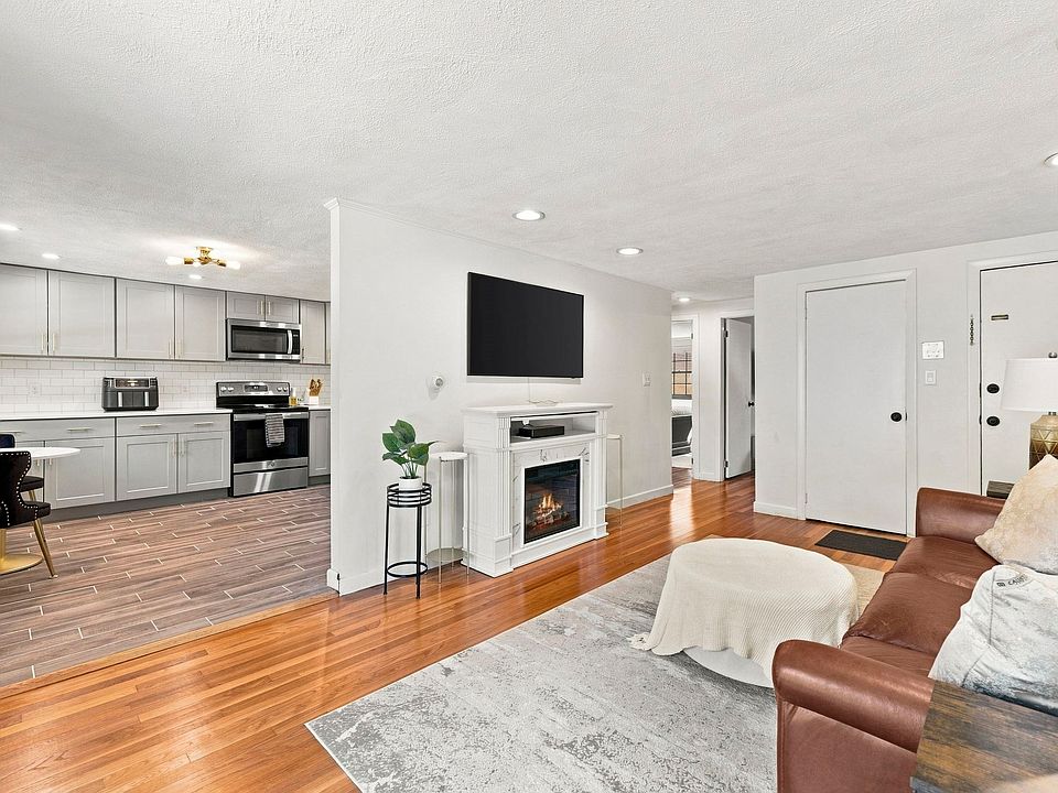 1st image of 80 Renwick Rd APT B