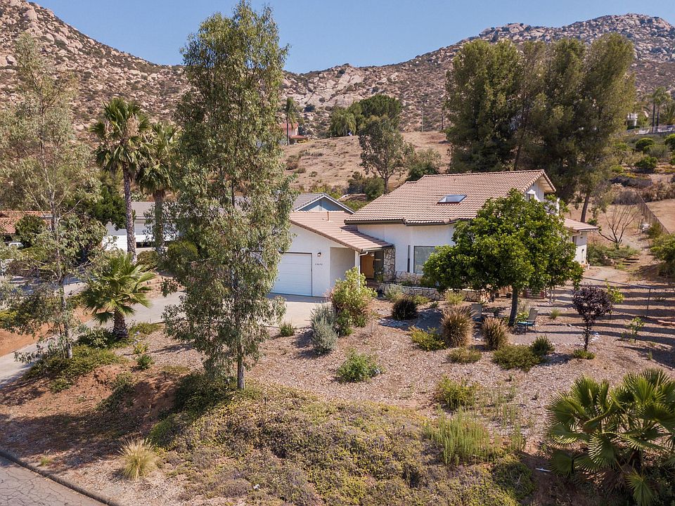 1st image of 25656 Bellemore Dr