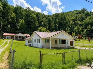 412 Godby Branch Rd, Chapmanville, WV 25508