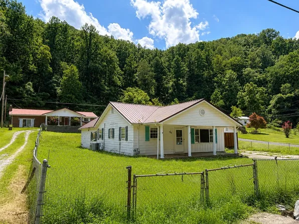 412 Godby Branch Rd, Chapmanville, WV 25508