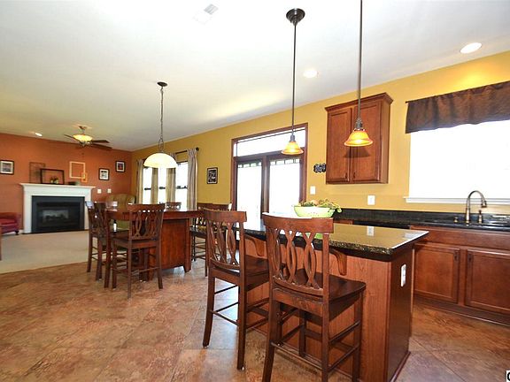 3rd image of 18 Wargo Ln