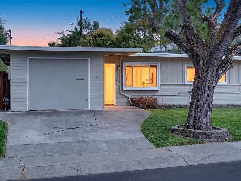 3100 Hacienda Dr — Photo 1