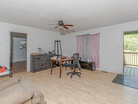5th image of 1812 Duncan Rd