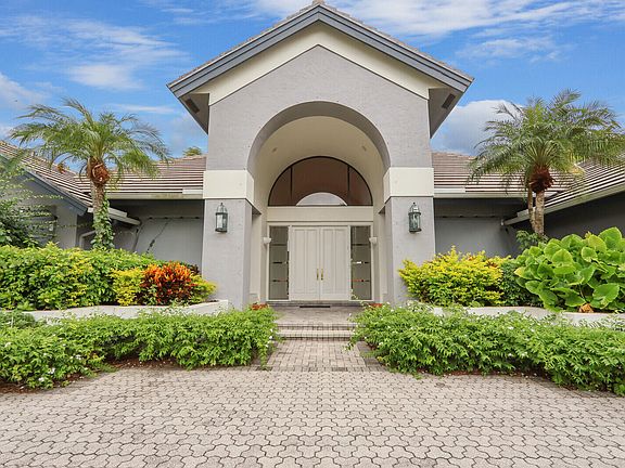 5th image of 3139 Miro Drive S