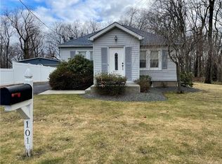 101 Gatto Ln, Nanuet, NY 10965