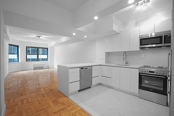 1st image of 80 Park Ave APT 14G