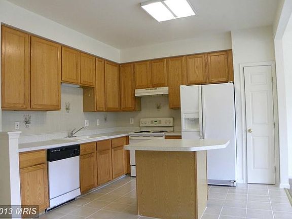 3rd image of 14542 Pittman Ct