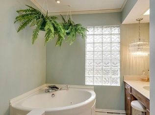 709 Oakton St, Park Ridge, IL 60068