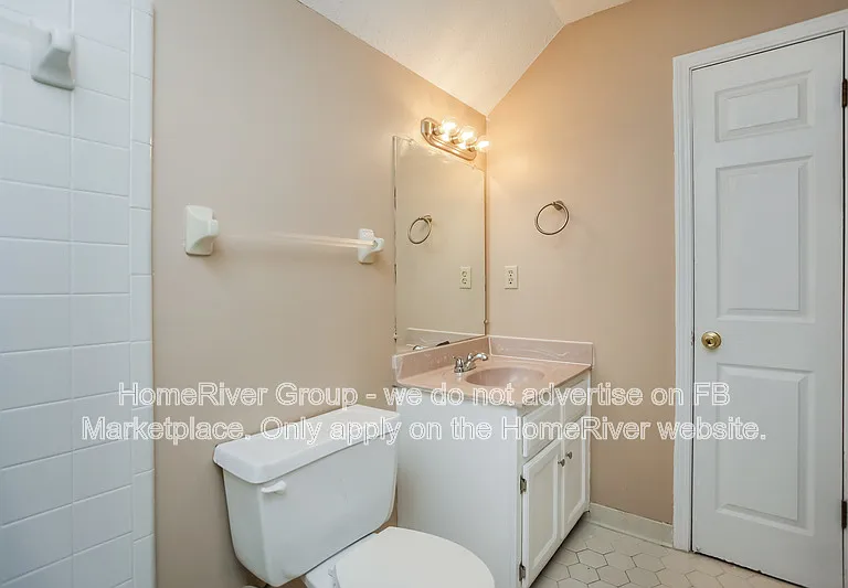 2426 Lake Edge Dr — Photo 14