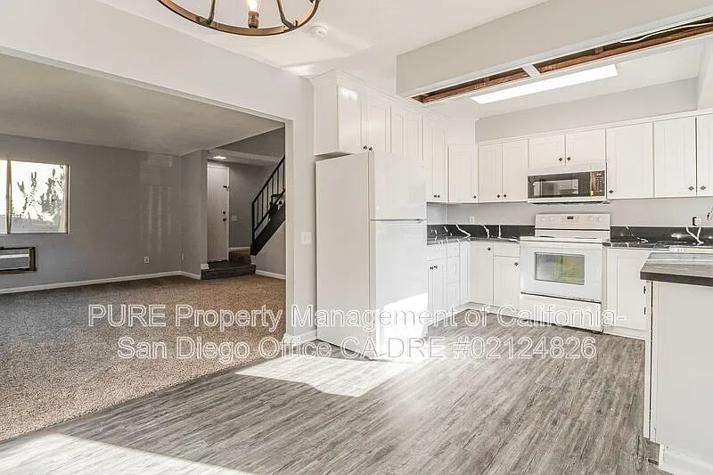 2 bed, 1.5 bath, 1020 sqft, $2,595 — Photo 2