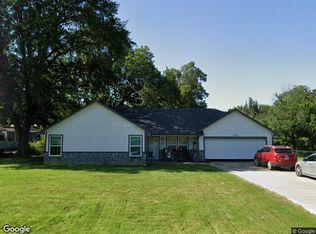 5250 Cooper St, Paris, TX 75462