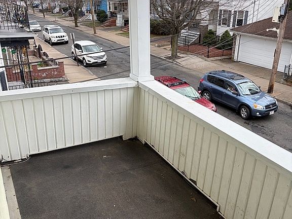 4th image of 28 Vernal St