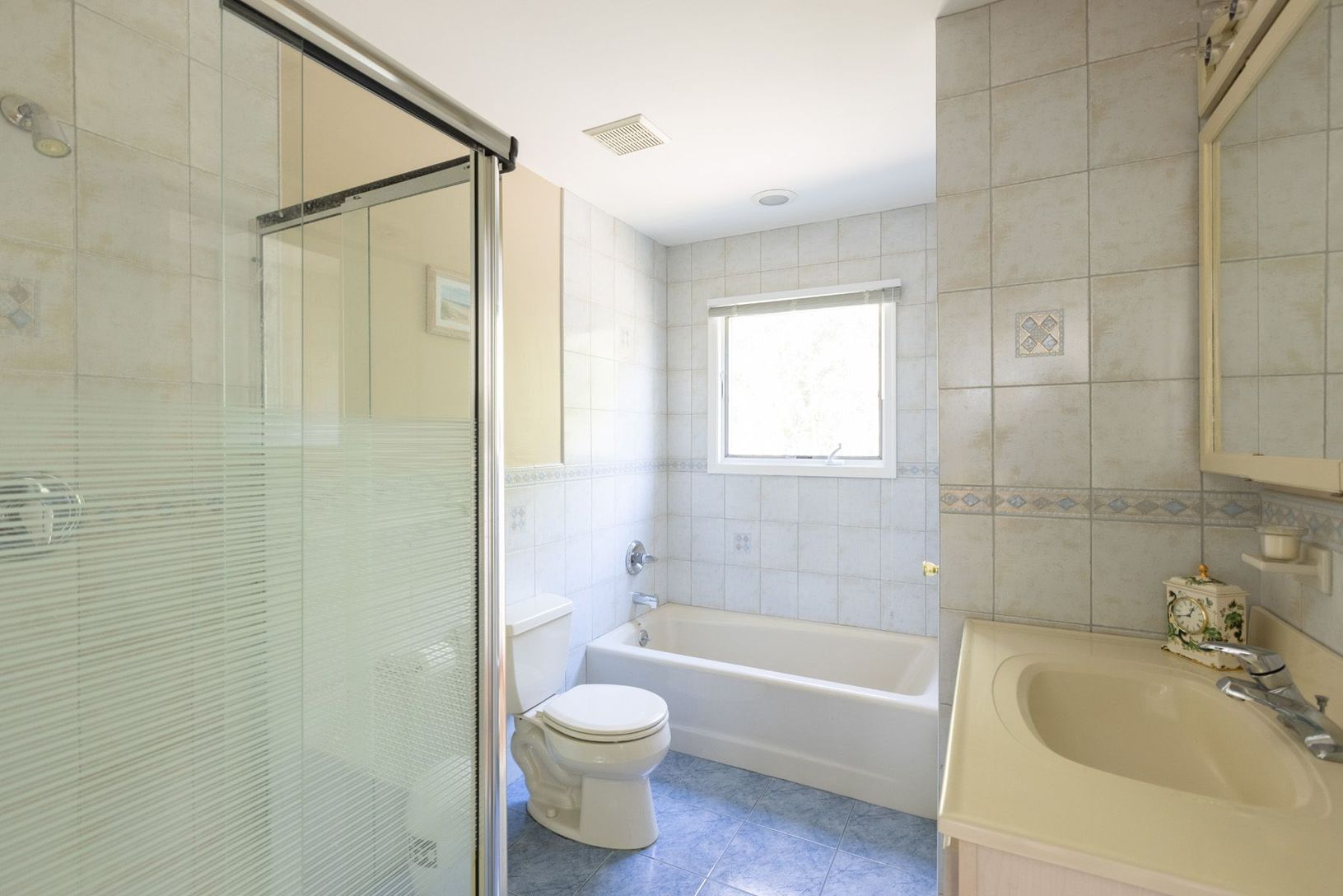  2nd Floor Full Hall Bath with tub and shower