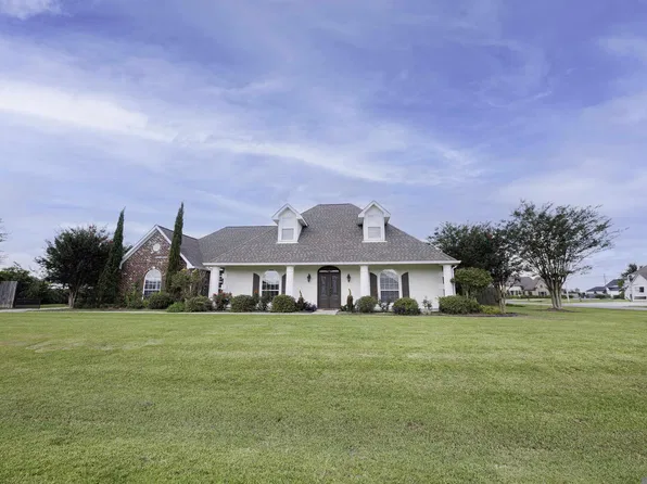 318 Benjamin St, New Roads, LA 70760