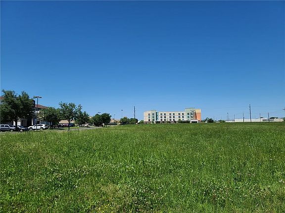 2nd image of 3820 Alexandria Mall Dr
