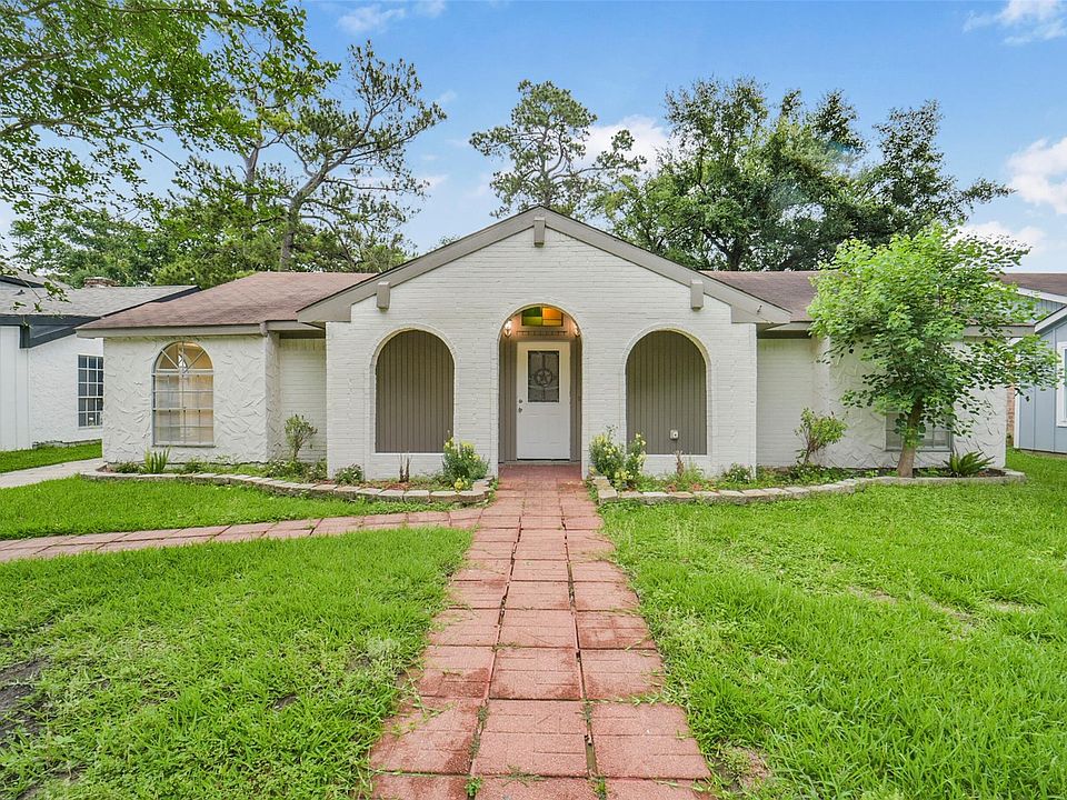 1st image of 23122 Whispering Willow Dr