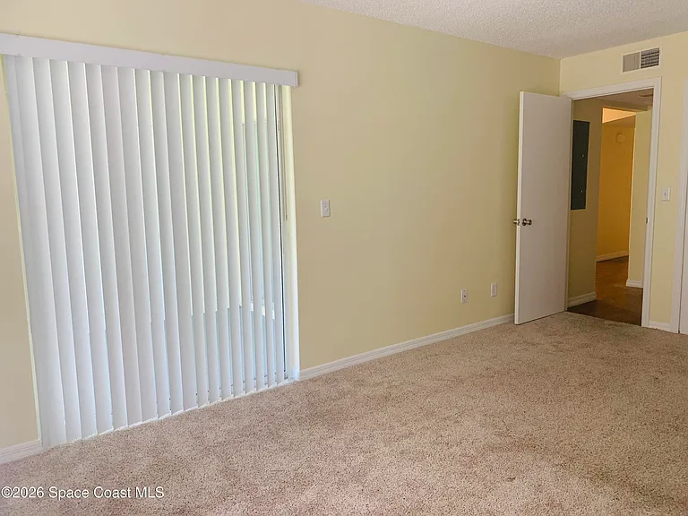 3092 Sir Hamilton Cir #4 — Photo 8