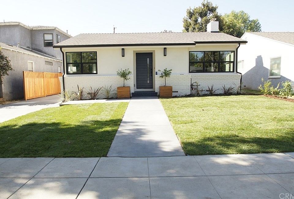 1st image of 341 S Beachwood Dr