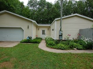 19241 Beech St, Tustin, MI 49688