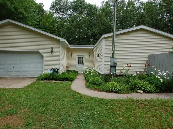 19241 Beech St, Tustin, MI 49688