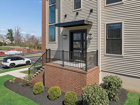 3rd image of 61 Village Dr