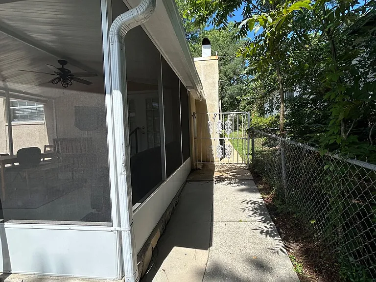 1103 Calloway St — Photo 8