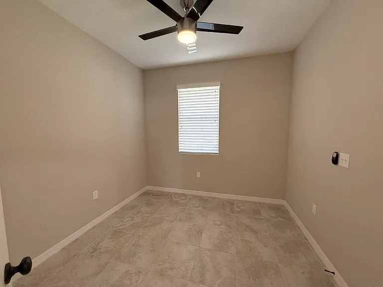 1946 Hidden Springs Dr — Photo 4