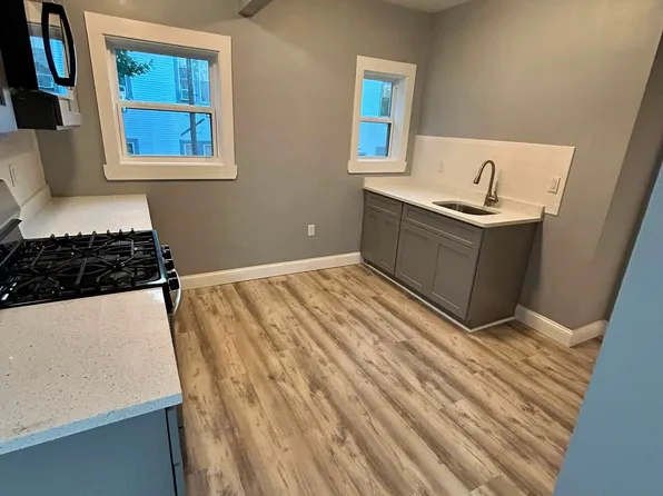 1461 Pleasant St, New Bedford, MA